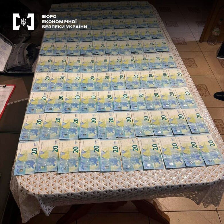 БЕБ виявило схему незаконного перепродажу ввезених під виглядом гуманітарної допомоги автомобілів