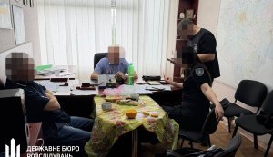 П’яного посадовця Держгеокадастру затримали за вимагання 300 тис. гривень у фермера, - ДБР. ФОТО