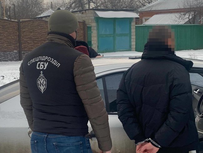 На Харьковщине майор полиции задержан на взятке 4 тыс. долл. за закрытие дела о мошенничестве, - прокуратура 01