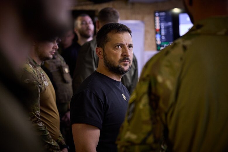 Зеленський відвідав бригади, які захищають Україну на Донецькому напрямку 03