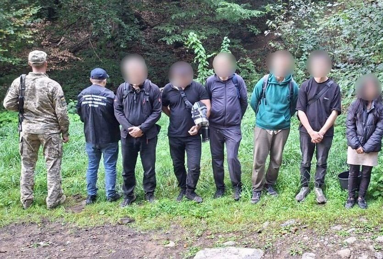 Задержана группа мужчин за попытку незаконного пересечения границы с Румынией