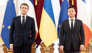 Що означають заяви Макрона про скерування військ в Україну?