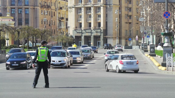 Киев на карантине: пустые парки и одинокие прохожие 01