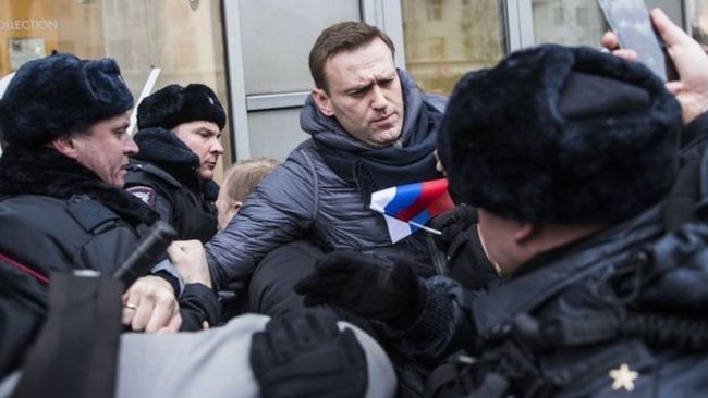 Влада РФ затримала Навального, щоб зірвати всеросійську акцію протесту проти підвищення пенсійного віку 01 Влада РФ затримала Навального, щоб зірвати всеросійську акцію протесту проти підвищення пенсійного віку 01