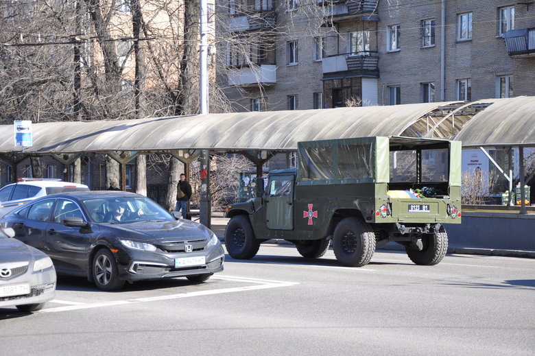 В Києві попрощалися із загиблим внаслідок російського обстрілу розвідником 30-ї ОМБр Антоном Сидоровим 66