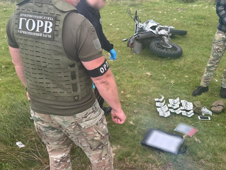 В Ровенской области задержали 19-летнего организатора незаконной переправки призывников за границу