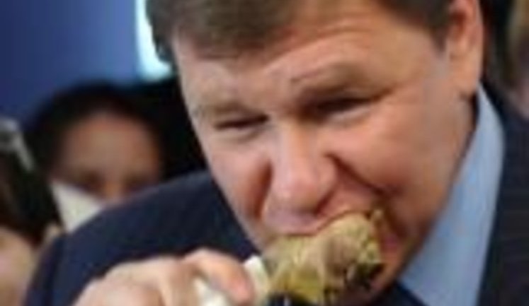 Как Поживанов "ножки Буша" кушал да нахваливал. ВИДЕО.