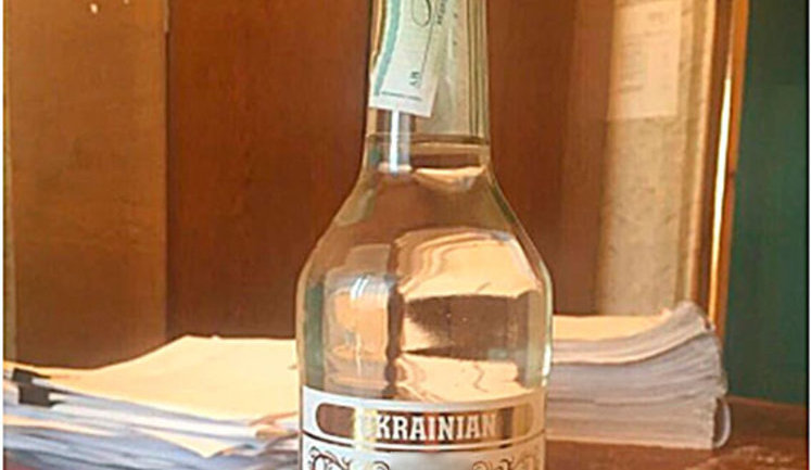 Police apprehend major suppliers of fake alcohol: three tons of deadly booze went on sale. PHOTOS