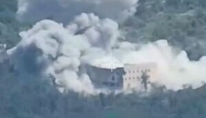 Український СУ-27 завдав удару по місцю збору ворожих БпЛА та живій силі окупанта на Луганщині. ВIДЕО
