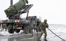 Трамп пояснив, чому призупинив передачу військової допомоги Україні