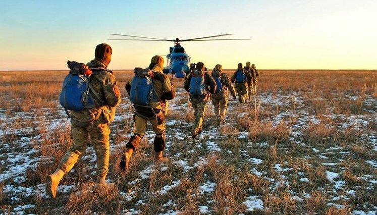 Ukraine marines trained to parachute in Mykolaiv region drills. PHOTOS