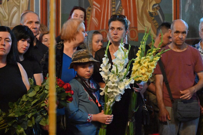 Із загиблим сержантом 68-ї ОЄБр Антоном Усовським попрощалися у Михайлівському Соборі 24