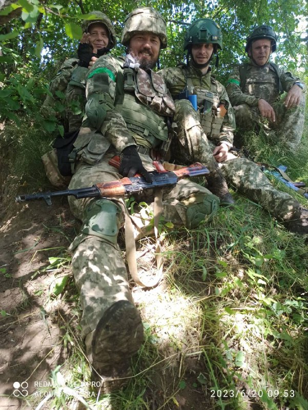 Піхотинець Ілля Сафановський: Бій був інтенсивним, наші хлопці не могли до нас дістатись. Росіяни по нас стріляли, хотіли добити 05