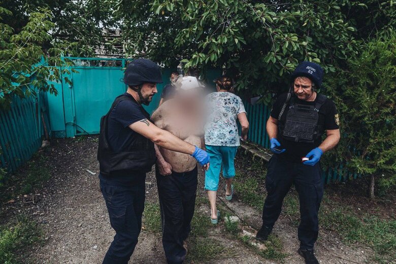 In three cities of Donetsk region, 16 people injured as result of enemy shelling were admitted to hospitals - State Emergency Service 01 In three cities of Donetsk region, 16 people injured as result of enemy shelling were admitted to hospitals - State Emergency Service 01