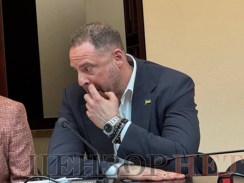 Суд продовжує обирати запобіжний захід Єрмаку