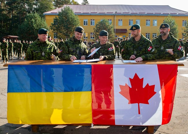 Військовослужбовці Канади провели в Україні ротацію 03