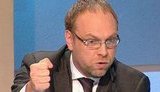 Власенко: Власть похожа на обезьяну, которая украла банан. Она понимает, что ее застукали, но выпустить банан жалко. + ВИДЕО.