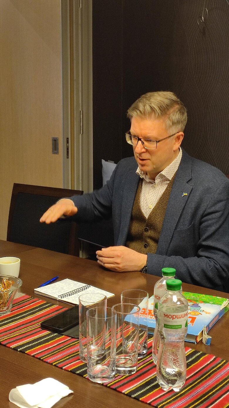Кожен російський танк, який знищено в Україні, не атакуватиме нашу землю, - посол Естонії Каймо Кууск 03 Кожен російський танк, який знищено в Україні, не атакуватиме нашу землю, - посол Естонії Каймо Кууск 03