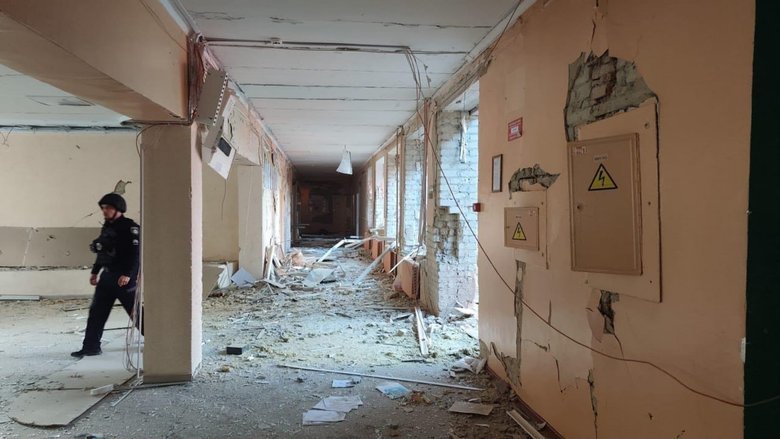 Чотири російські КАБи вдарили по центру Сум: серед поранених троє дітей