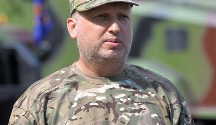 РНБО може розглянути питання про введення воєнного стану, - О. Турчинов