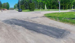 Нардеп Яценко похвастался несколькометровым "ремонтом дороги". ФОТО