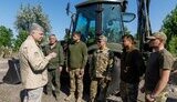 Петро Порошенко привіз допомогу українським воїнам
