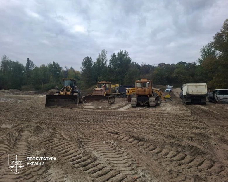 На Кременчуцькому водосховищі незаконно видобули піску на 58 мільйонів