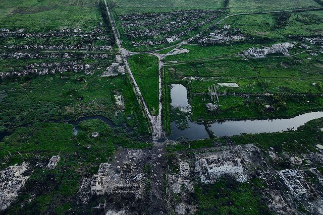 City that no longer exists: photographers showed destroyed Mariinka 08