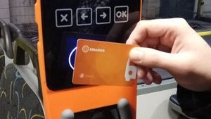 Власти Киева закажут 330 тысяч электронных проездных для школьников