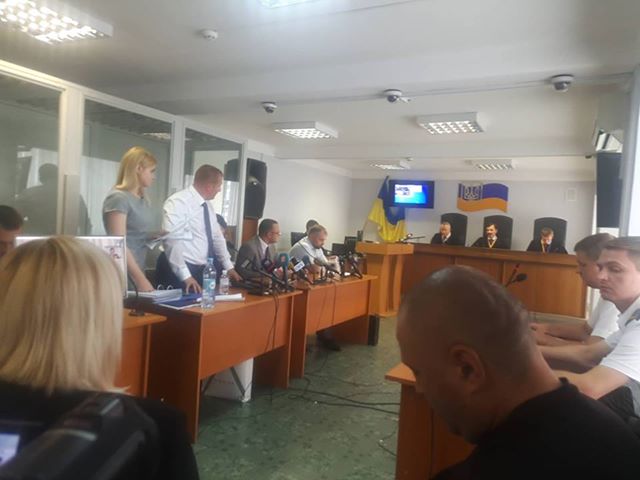 Yanukovych treason case hearing recessed over his lawyers obstruction 03