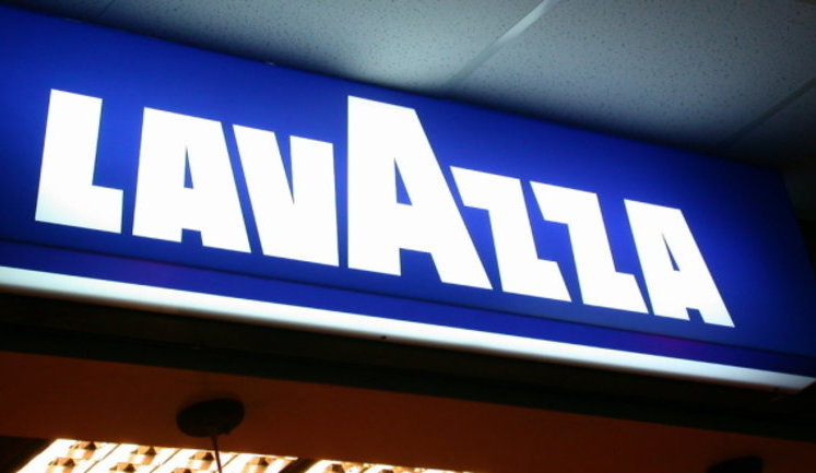 Виробник кави Lavazza припиняє роботу в Росії