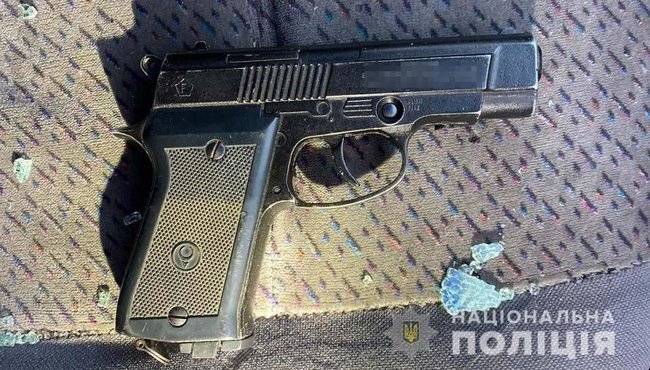 Озброєну банду квартирних злодіїв затримали в Дніпрі, - Нацполіція 02