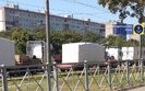 Росіяни перекидають техніку через Маріуполь, накриваючи її тентами