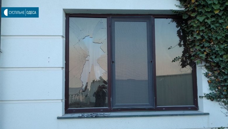 Рашисты обстреляли побережье Киевского района Одессы 01