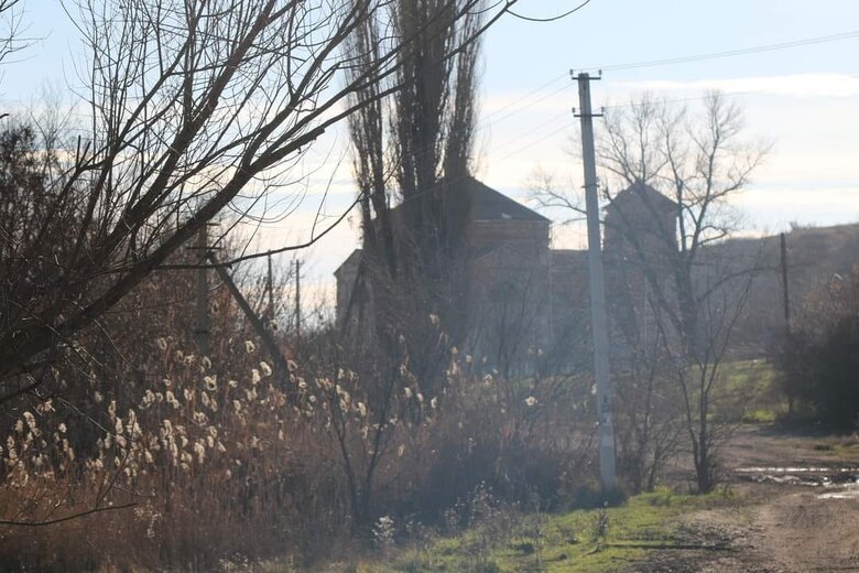 Визволена Макіївка на Луганщині: зламані долі, зруйновані будинки, безліч російського металобрухту 03
