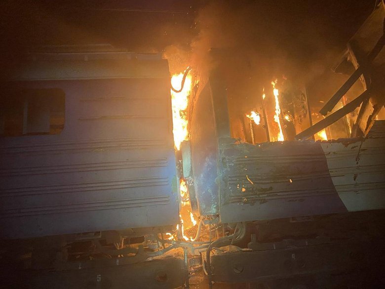 Росія атакувала залізницю в Україні дронами: машиніст і помічник поранені