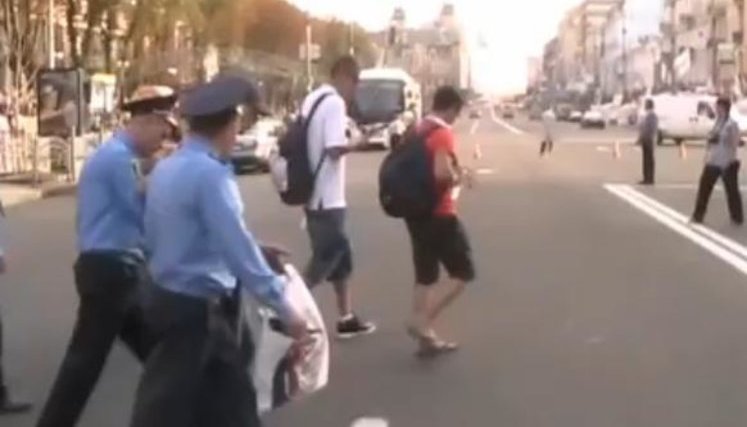 На Майдане арестовали еще одного участника протеста против Кирилла. ВИДЕО
