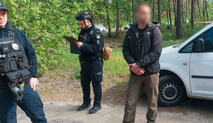 Угрожал работникам ТЦК ножом: в Харькове полиция задержала мужчину. ФОТОрепортаж