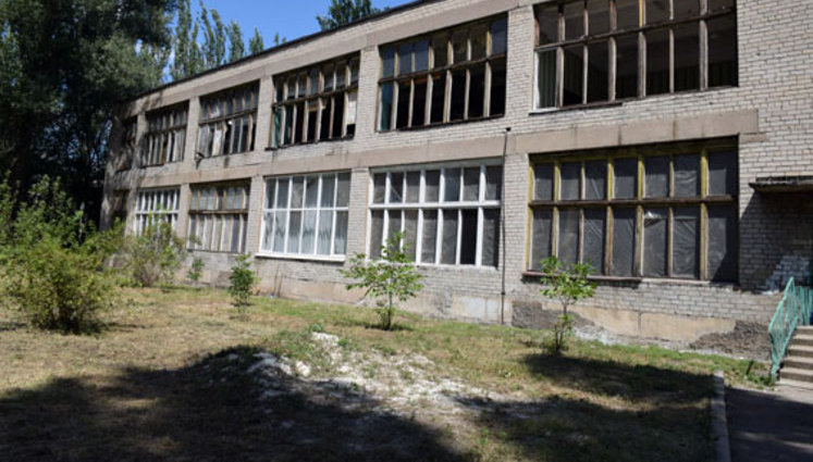 13 schools closed due to constant attacks of militants in border areas of Donetsk region; 49 children killed since war started. PHOTOS