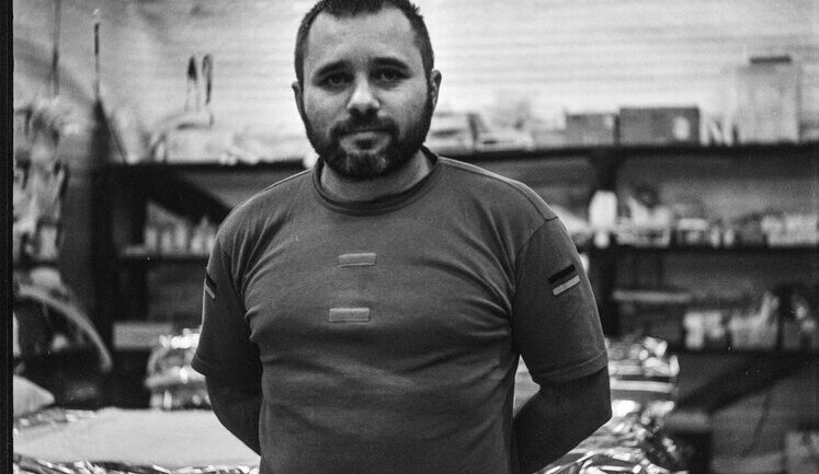 Евакуація поранених – це складний мистецький квест. Війна дронів й артилерії не завжди дозволяє забрати пораненого, навіть маючи 5-10 екіпажів, - медик "Азова" Михайло Ісак