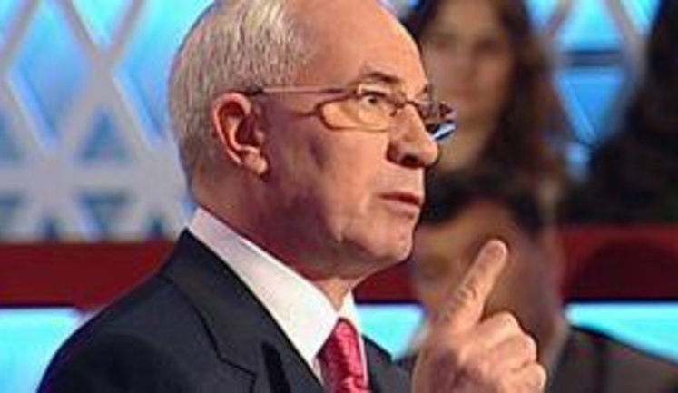 Азаров о выплатах вкладов: Не хотите брать тысячу - не берите. Для селян это - огромные деньги. + ВИДЕО.