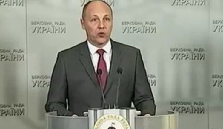 Есть высокая вероятность, что в этот четверг Рада рассмотрит кандидатуры в НКРЭКУ, а на следующей пленарной неделе - новый состав ЦИК, - Парубий. ВИДЕО