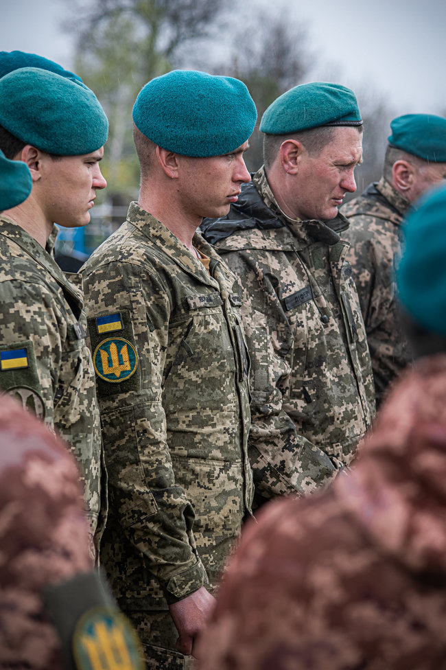 Меморіальну дошку морпіху 36-ї ОБрМП Михайлу Старостіну відкрили на Херсонщині 10