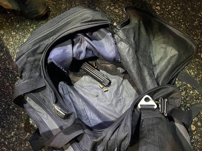 В Киеве на Оболони обстреляли автомобиль, - полиция 05