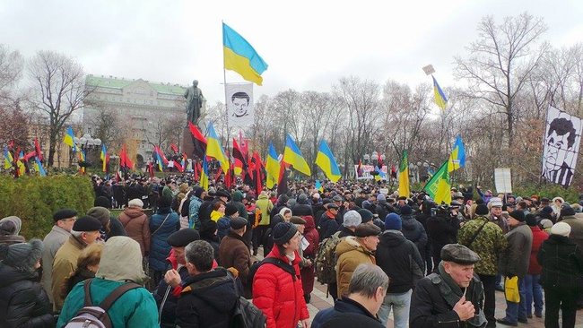 Наш ворог - олігархат! Наш ворог - Порошенко! Прихильники Саакашвілі провели марш у Києві з закликом імпічмента президента (оновлено) 06