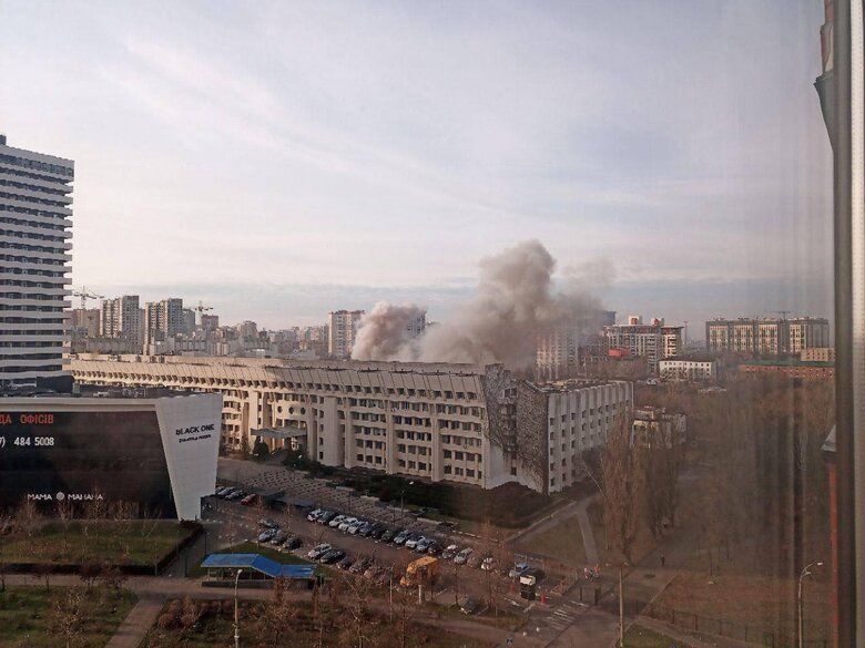 Внаслідок російського обстрілу Києва значно постраждали будівлі Київського нацуніверситету імені Тараса Шевченка 01