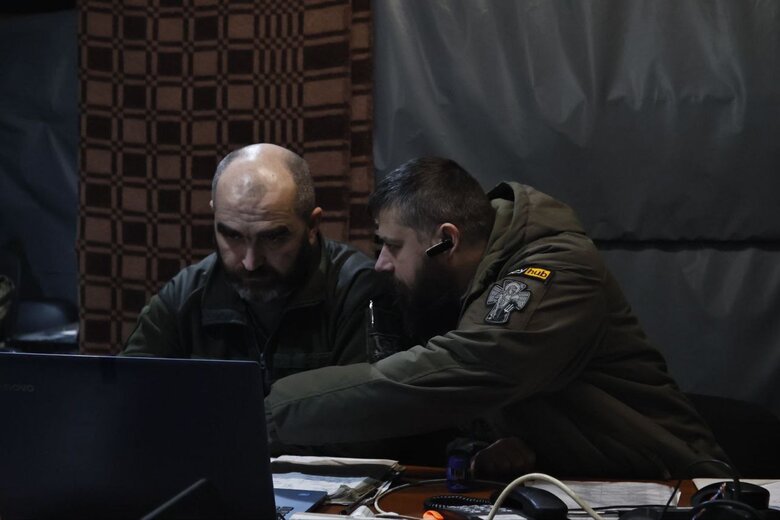 Сирський приїхав до Бахмуту: Бої тривають на околицях, росіяни хочуть оточити місто 02