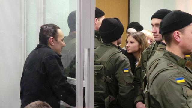 безъязыков