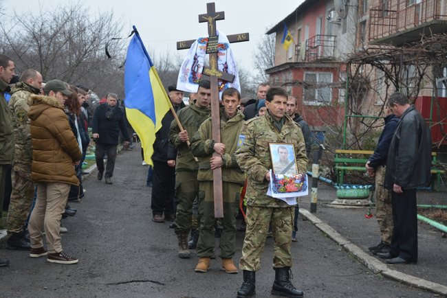 Із загиблим воїном УДА Олександром Зубченком попрощалися в Миргороді 02