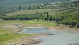 "Уровень воды с каждым днем заметно убывает": в Крыму верховья Белогорского водохранилища обмелели из-за засухи. ФОТО